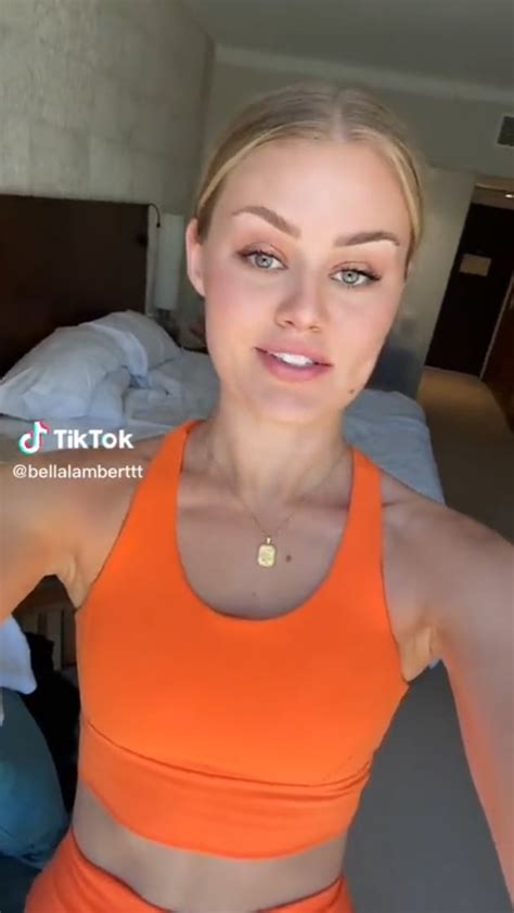 Tiktok girl : r/Unexpected